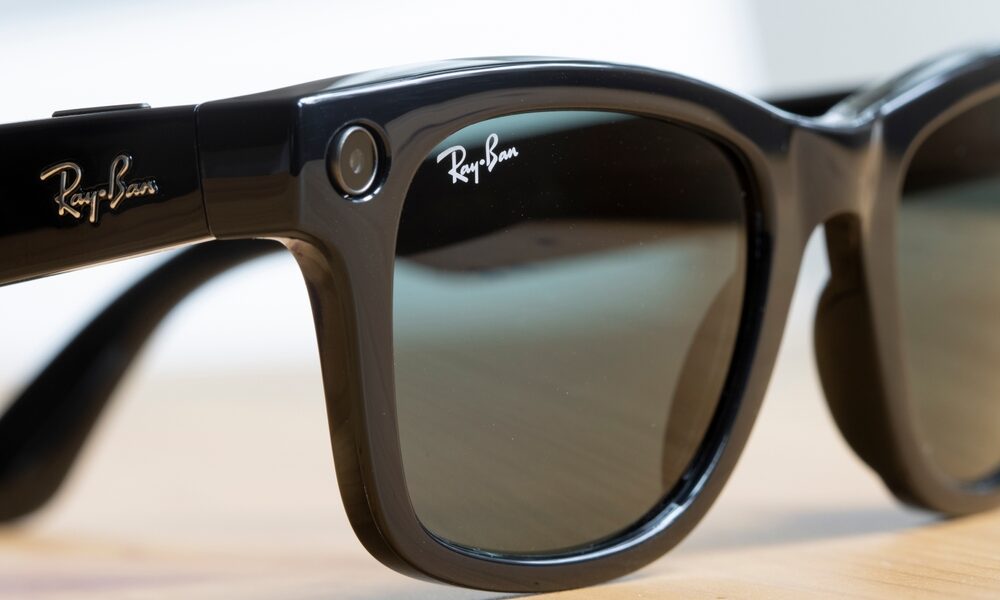 Meta smart glasses