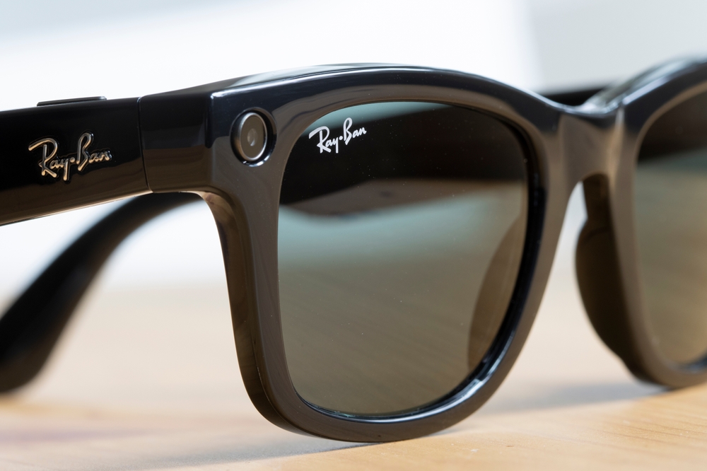 Meta smart glasses