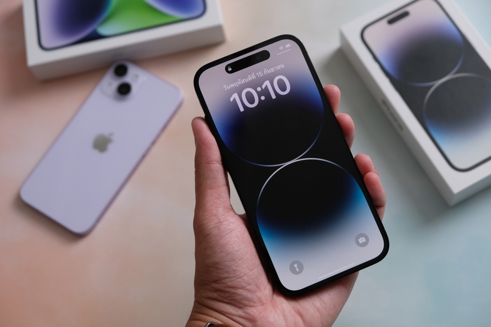 iPhone 16