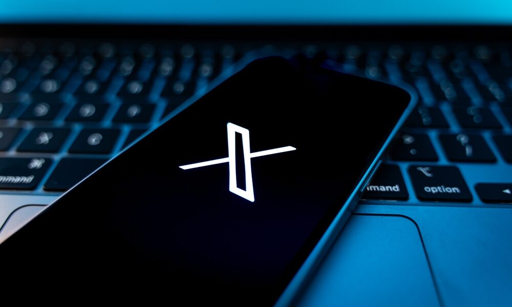 X logo smartphone