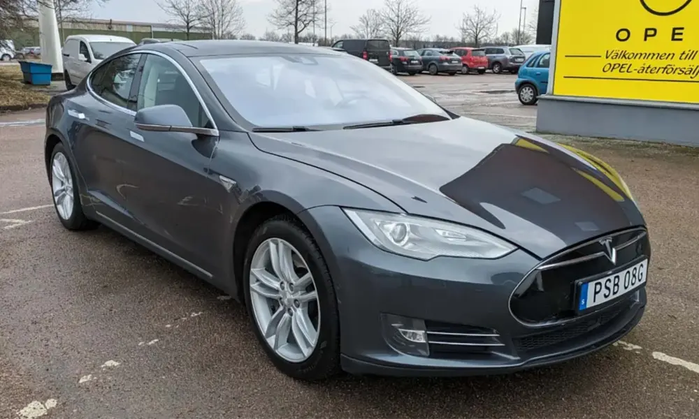 Tesla S mörkgrå till salu