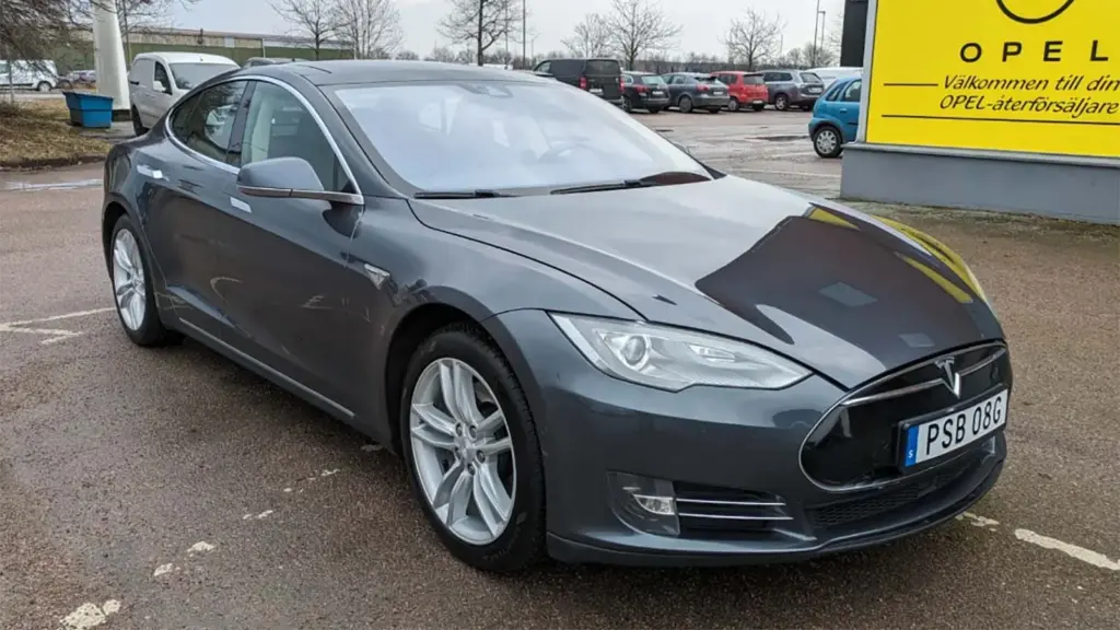 Tesla S mörkgrå till salu 
