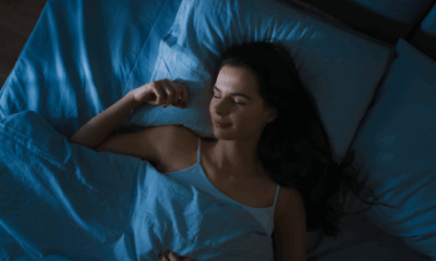 kvinna sover